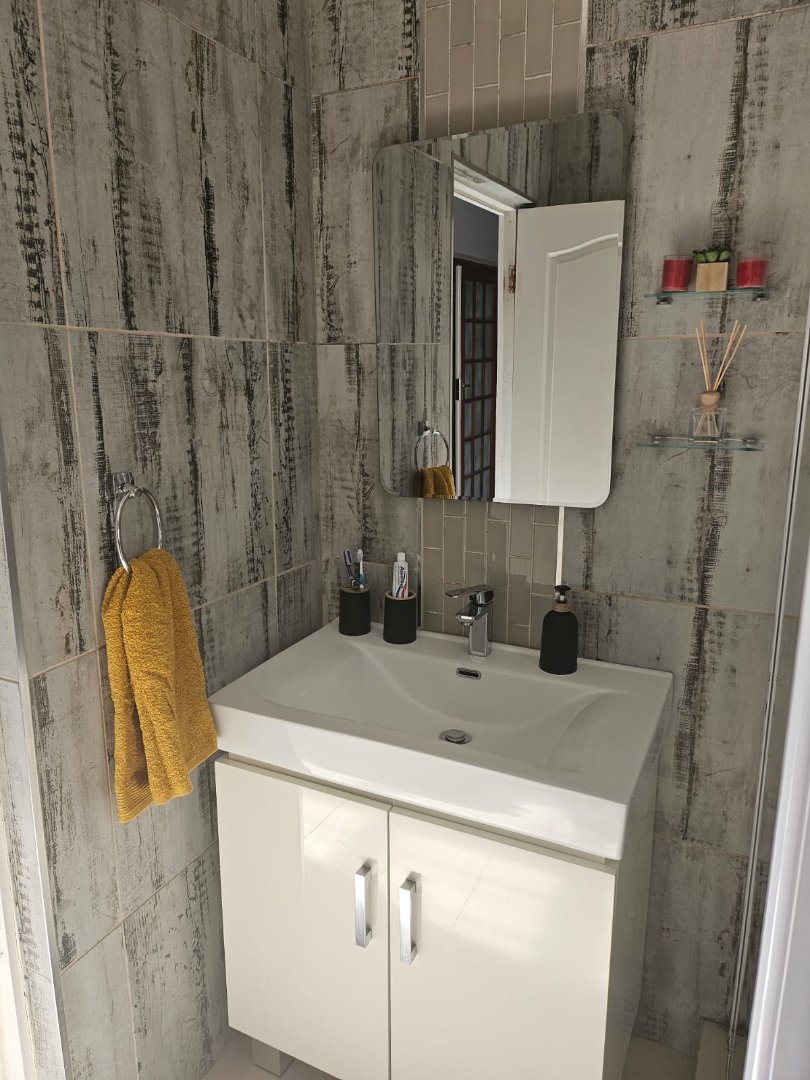 4 Bedroom Property for Sale in Rondevlei Park Western Cape